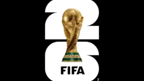 詹皇复出献三双助队取胜，浓眉哥爆砍40分16板击败灰熊